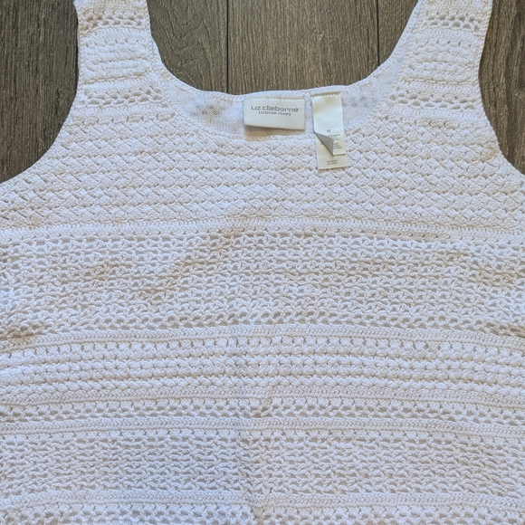 White Textured Sleeveless Top - Picture 3 of 6